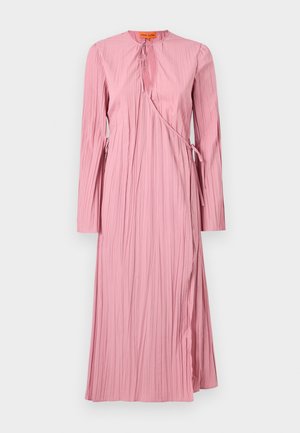 PLEATED LONG SLEEVE WRAP TIE DRESS - Freizeitkleid - pink nectar