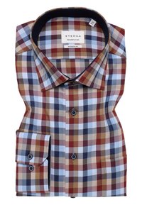 Camicia a quadri con una vestibilità moderna, realizzata in cotone morbido. Presenta quadrati rossi, blu, bianchi e marroni. Include un colletto con bottoni e un polsino singolo.