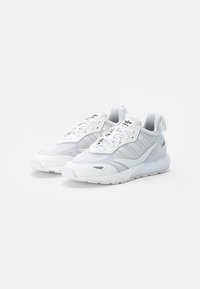 adidas Originals ZX 2K BOOST UNISEX Sneakers white/core