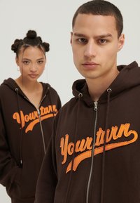 YOURTURN UNISEX Sudadera con cremallera dark brown/marrón