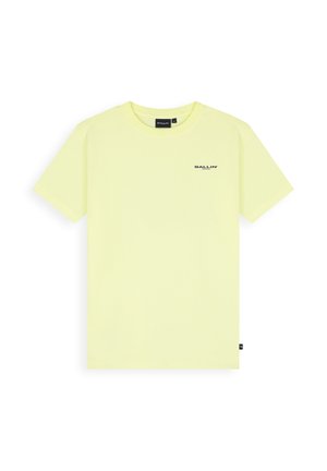 Lichtgele T-shirt met korte mouwen, ronde hals en klein zwart "BALLIN'" logo op de linkerborst en een label aan de zijnnaad.