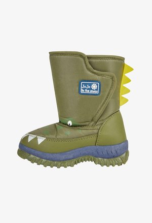 Stivale impermeabile verde con una forma arrotondata, dotato di una suola blu, dettagli bianchi per i denti e gli occhi, e spiaccichi gialli lungo la parte posteriore.