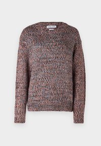 Pull en maille avec un col rond, présentant un motif texturé multicolore en rose, bleu et orange. Manches longues et poignets côtelés.