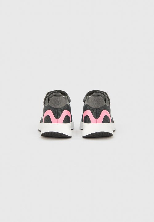 adidas RUNFALCON 5 UNISEX - Zapatillas running asfalto - grey six/crystal white/bliss pink — foto 3