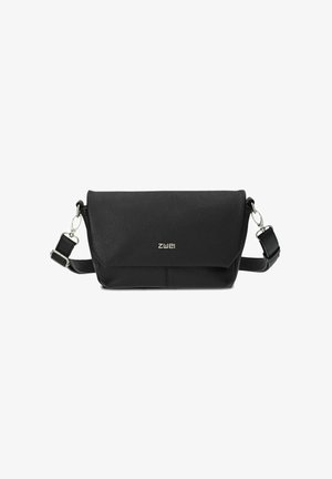 Bolso cruzado de cuero negro con un acabado texturizado, solapa plegable y correa ajustable. Presenta herrajes en tono plateado y detalle del logo.