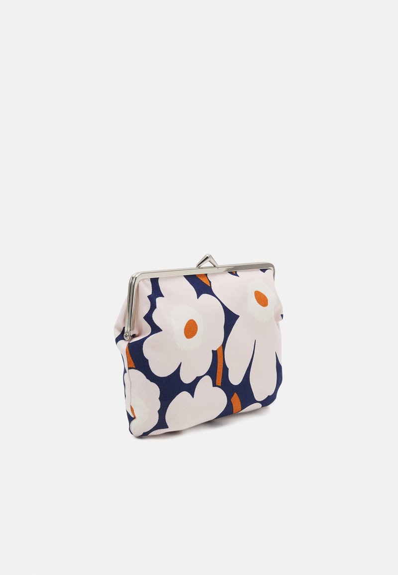 Damen Geldbörsen | Marimekko PUOLIKAS KUKKARO MINI UNIKKO PURSE Geldbörse dark blue/light pink/brown/dunkelblau - MR01923 Damen Geldbörsen | Marimekko PUOLIKAS KUKKARO MINI UNIKKO PURSE Geldbörse dark blue/light pink/brown/dunkelblau - MR01923