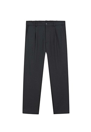 Czarne spodnie o prostych nogawkach wykonane z lekkiego materiału, z zapięciem na guziki, plisowanym przodem i bocznymi kieszeniami. Gładka tekstura na całej powierzchni.