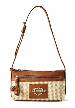 Sac bandoulière rectangulaire Love Moschino en cuir tressé beige et marron, avec poche zippée à l'avant, écusson de marque et bandoulière réglable.