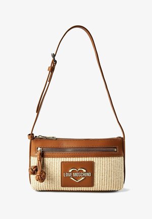 Rechthoekige geweven beige en bruine leren Love Moschino schoudertas met voorvak met rits, merkpatch en verstelbare band.