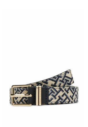 Cintura in tessuto beige e blu navy con motivo geometrico, passante in pelle blu navy e fibbia e chiusura con targhetta del marchio color oro.