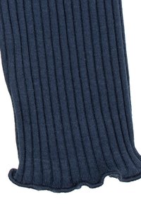Granatowa dzianina prążkowana o fakturowanym wykończeniu, z falowanym brzegiem. Miękki, rozciągliwy materiał odpowiedni do wygodnego noszenia.