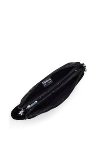 Borsa a zip nera con una texture morbida, dotata di una foderatura interna colorata, due scomparti e un piccolo pompon di pelliccia.