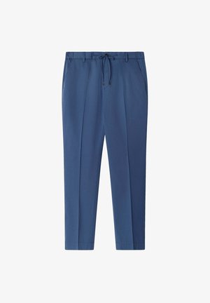 Siniset, rento-fita housut, joissa on nauhavyö. Ominaisuuksiin kuuluu kaksi etutaskua ja sileä tekstuuri, joka sulautuu suoraan lahkeeseen.