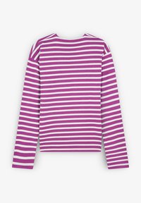 Langärmliges Oberteil in lila-weißen Streifen. Verfügt über einen runden Ausschnitt und ein weiches Baumwollmaterial. Die Rückansicht zeigt ein tailliertes Design.
