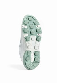 Suola della scarpa con fondo verde menta testurizzato e imbottitura bianca. Presenta sezioni sollevate e un logo. Bordo liscio e design strutturato.