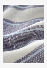 Unselected, blue white stripe