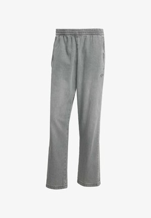 Pantalones de mezclilla grises con cintura elástica, bolsillos laterales, diseño de pierna recta y un detalle del logo en tonalidad en el costado.