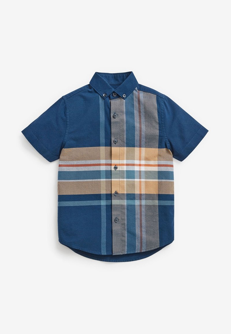Chemise à manches courtes avec boutons, arborant un motif à carreaux bleu, gris, beige et orange sur la poitrine et un col boutonné.