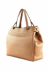 Tan leren handtas met een textured oppervlakte, twee stevige handgrepen, een kenmerkend geplooid ontwerp en gouden hardwareaccenten.