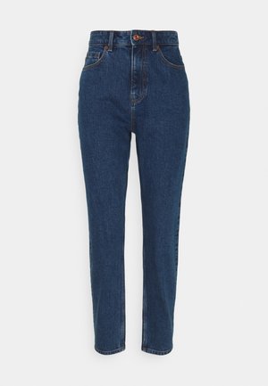 Ciemnoniebieskie, wysokogabarytowe jeansy o prostych nogawkach z przednim zapięciem na guziki i zamek, kieszeniami z przodu i z tyłu, wykonane z tkaniny dżinsowej.