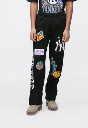 UPTHRE PANT - Calças de fato de treino - black