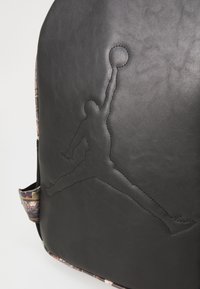 Jordan BOROUGH GRAPHICS BACKPACK - Zaino - black/multi