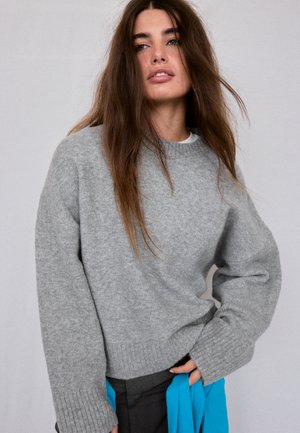 Stradivarius, SOFT-TOUCH BASIC KNIT JUMPER - Pullover - dark grey