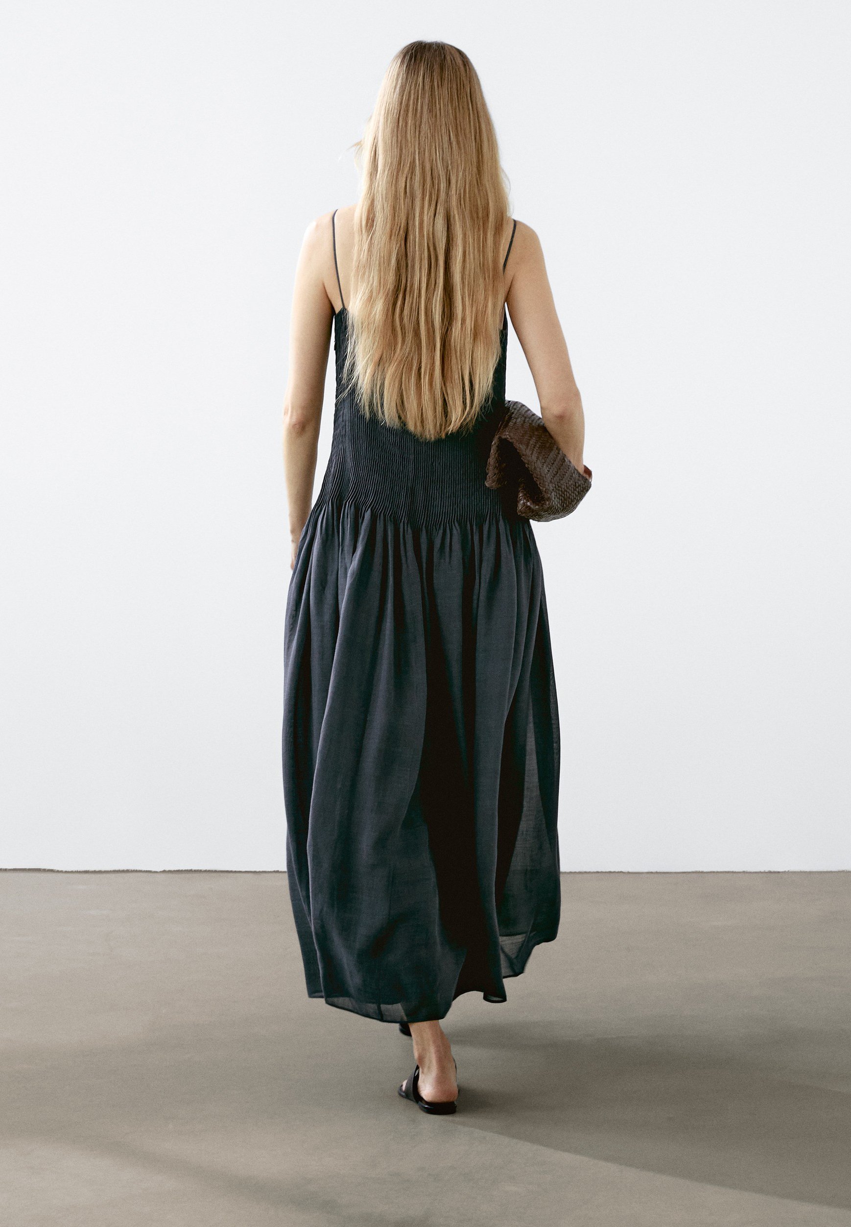 Massimo Dutti LONG FLOUNCE WITH PINTUCKS - Maxi dress - blue