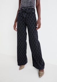Replay Relaxed fit -farkut - black