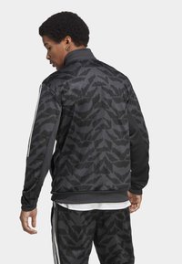 adidas Sportswear TIRO - Verryttelytakki - carbon