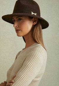Reiss HOLLY FEDORA - Šešir - chocolate