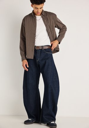 SOLERA BARREL - Loose Jeans - blue rinse
