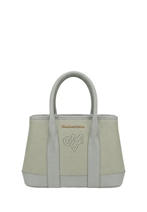 Piccola borsa a mano in pelle grigio chiaro con due manici, logo perforato e nome del marchio "GIANMARCO VENTURI" in tonalità oro sul davanti.