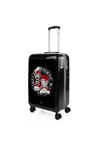 Maleta rígida negra con un gráfico de zapatillas rojas y blancas en la parte frontal, cremallera plateada y mango retráctil. Cuatro ruedas.