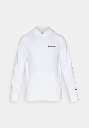 Sudadera blanca con capucha ajustable y bolsillo frontal. Presenta el logo de Champion en azul y rojo en el pecho y la manga. Textura de tela suave.
