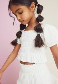 Next SET REGULAR FIT - A-linjainen hame - white