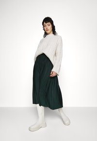 Samsøe Samsøe UMA SKIRT - Saia plissada - scarab