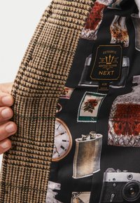 Next Vestă costum - brown