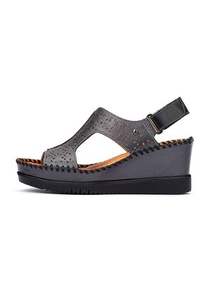 AGUADULCE - Sandalias con plataforma - grey black