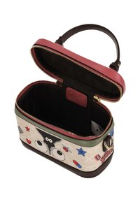 Szerkesztett, téglalap alakú táska zipzárral. Krémszínű külső része játékos grafikákkal díszített, rózsaszín felső résszel és sötétbarna alappal. A belső rész bélelt.