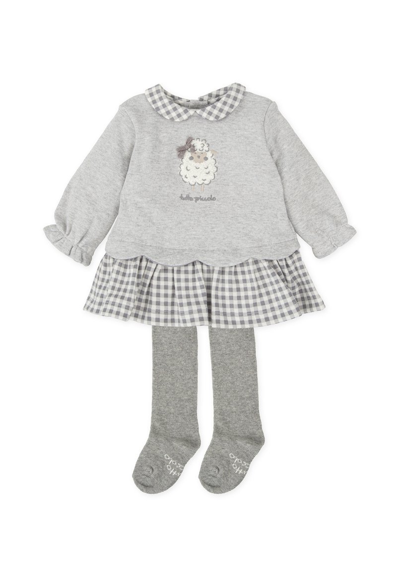 Vestido gris de manga larga con dobladillo en forma de onda y falda a cuadros, que presenta un bordado de oveja. Incluye unas medias grises con detalle en los pies.