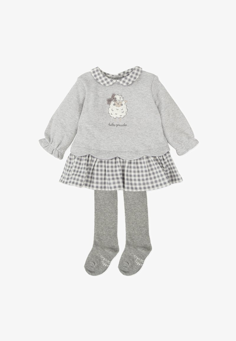 Robe grise à manches longues avec un ourlet à volants et une jupe à carreaux, ornée d'une broderie de mouton. Comprend des collants gris avec un détail au niveau des pieds.