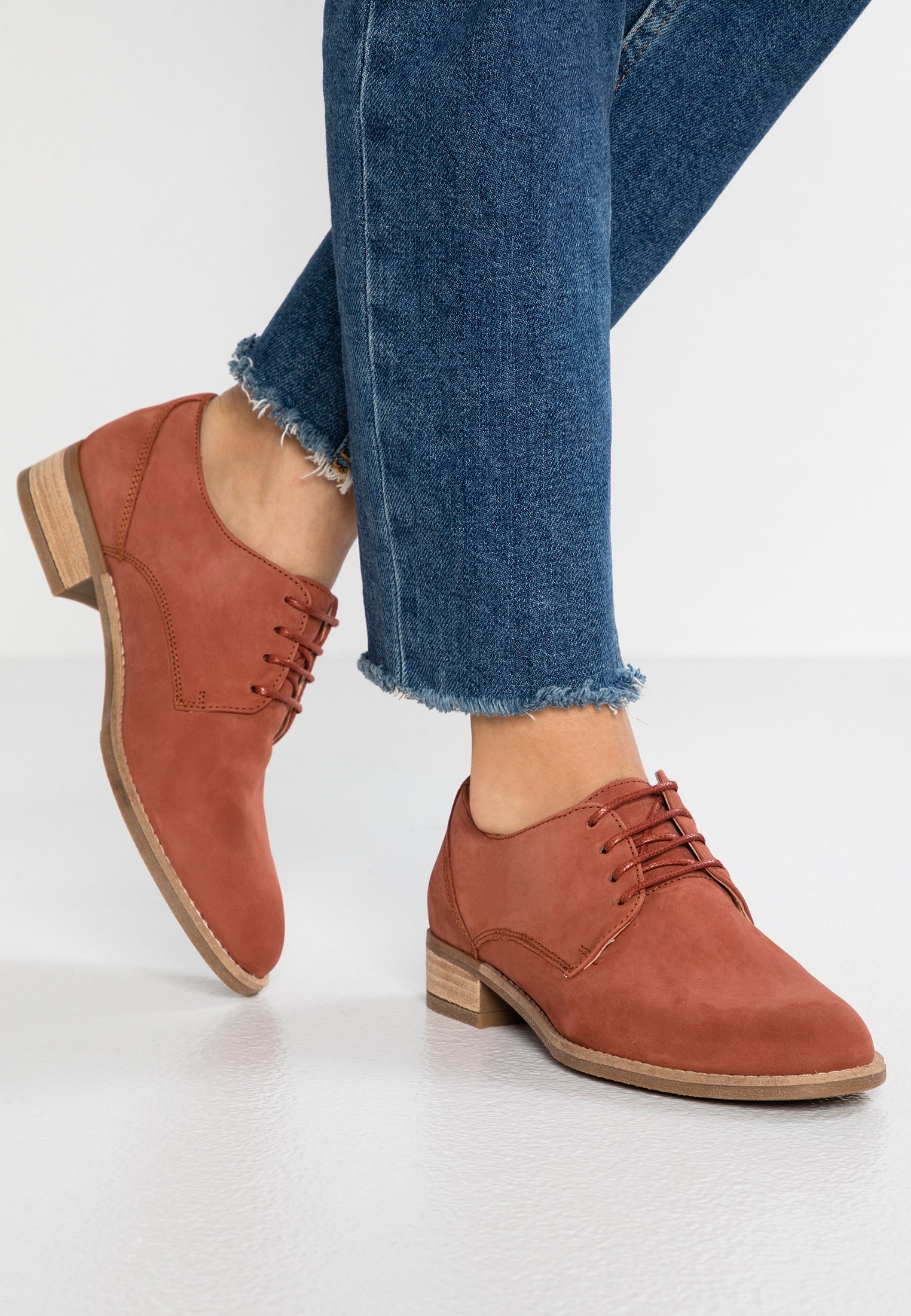 clarks netley bloom