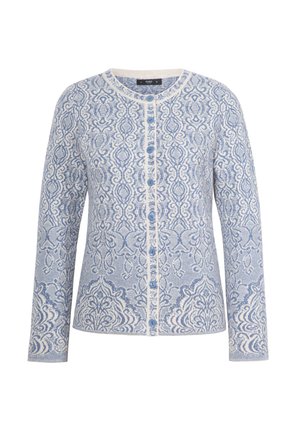 Cardigan azzurro chiaro con motivi bianchi intricati, scollatura rotonda e chiusura con bottoni. Texture morbida, maniche lunghe e bordi a coste.
