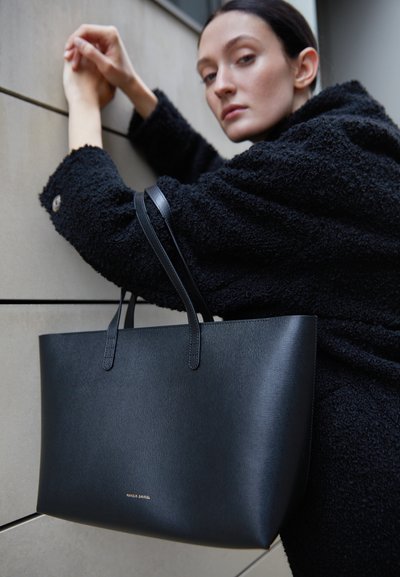 Mansur Gavriel SMALL ZIP TOTE - Kézitáska - black/flamma