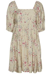 Bežové šaty do poloviny stehen s růžovým a modrým květinovým vzorem, čtvercovým výstřihem a nadýchanými tříčtvrtečními rukávy se sešitými švy.