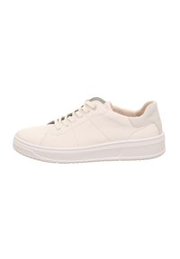 Weiße Leder-Sneaker mit glatter Textur, weißer Gummisohle, runder Zehenpartie und grauem Akzent auf der Zunge. Acht Ösen für die Schnürsenkel.