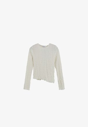 Textuurrijke crèmekleurige longsleeve top met een ronde hals en een iets cropped zoom, met een gekreukt patroon en raw edges.