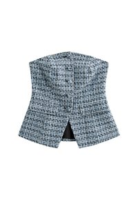 Chaleco tejido de patrón azul y negro, con un diseño estructurado, botones en el frente y una abertura en la parte trasera para facilitar el movimiento.
