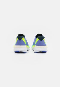 adidas Performance ADIZERO BOSTON 12 - Chaussures de running sur route - blue/zero metallic/lucid blue